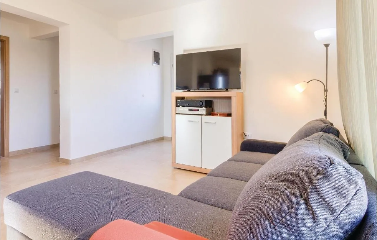 Awesome Home In Valtura With Wifi Дом отдыха