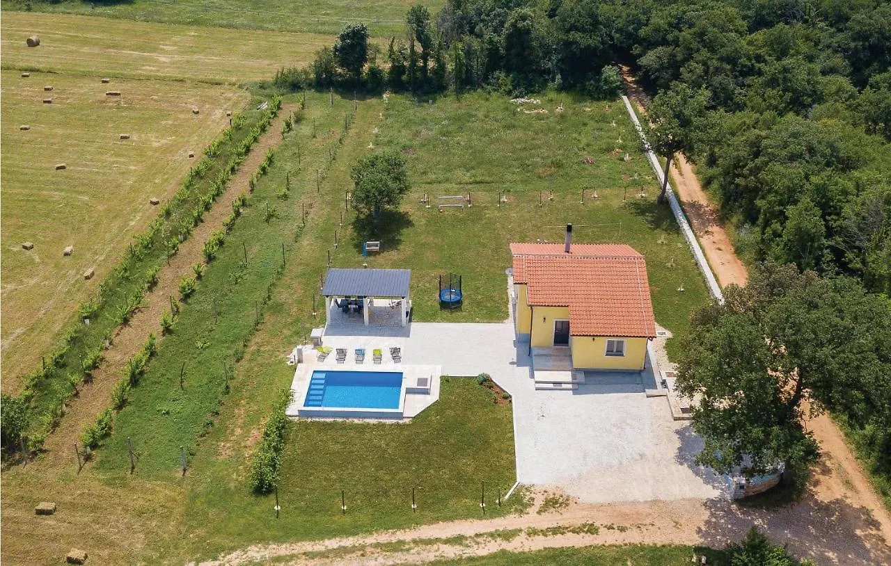 Awesome Home In Valtura With Wifi Дом отдыха