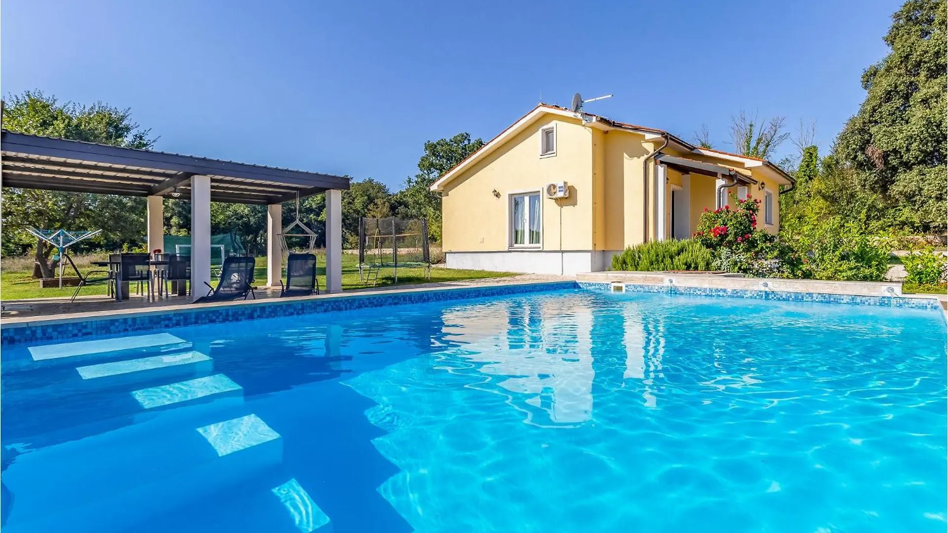 Дом отдыха Awesome Home In Valtura With Wifi Хорватия